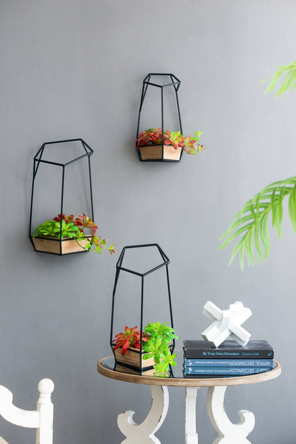 Set of 3 Felix Wall Planter, L:10x10x16.5" M:8.5x8.5x15.5" S:7x7x13.5"