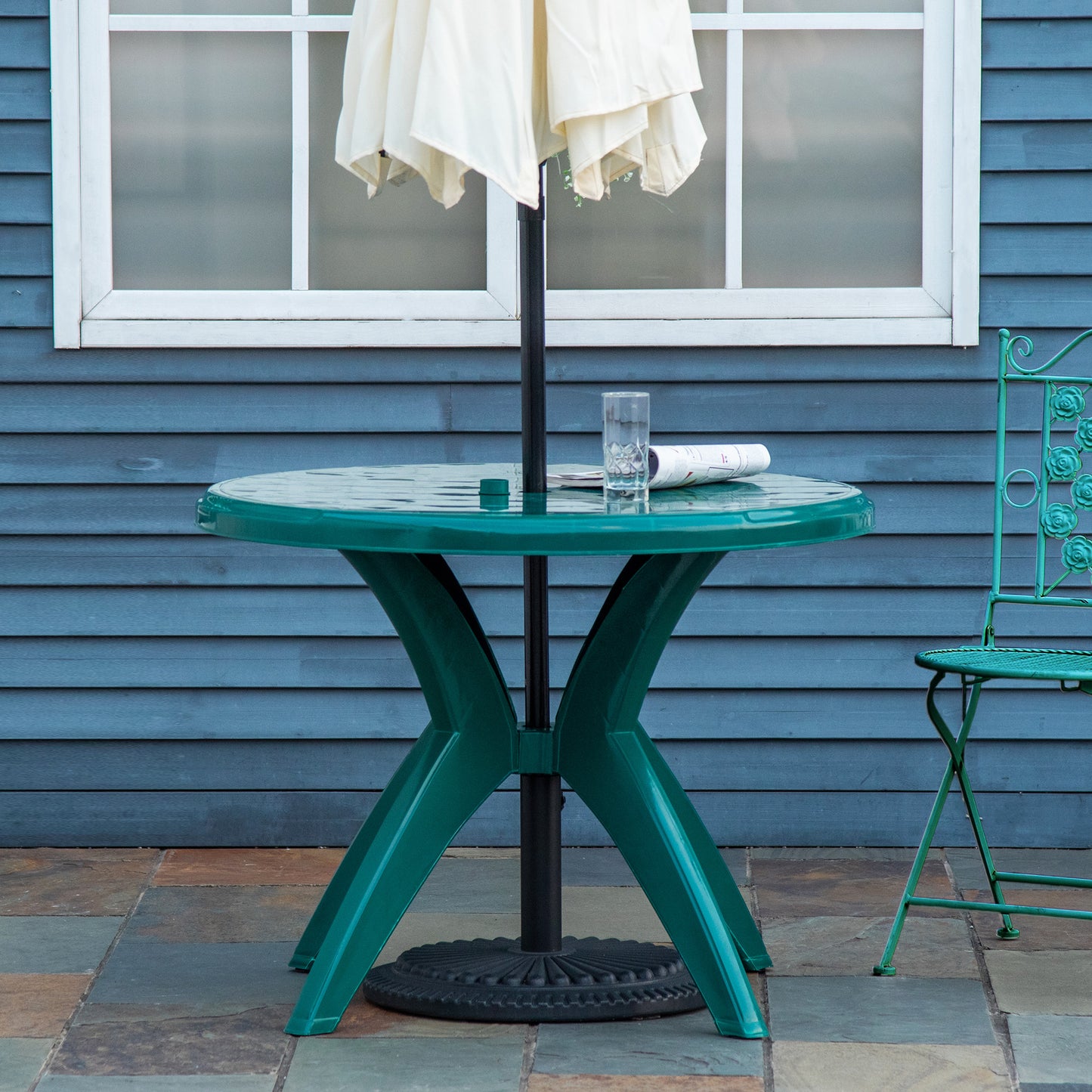 Outsunny 36.25" Dia Round Plastic Patio Table with Umbrella Hole, Outdoor Bistro Dining Table, for Bar, Garden, Backyard, Poolside, Yard, Green