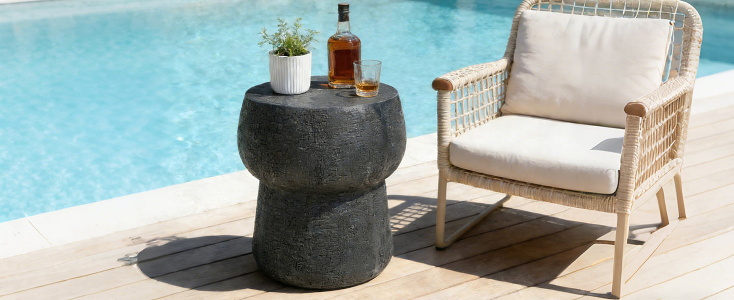 U_Style Outdoor Patio Accent Table with Crack process , Morden Concrete coffee Table with Double Barrel Shape Outdoor Side Table, Garden Stoolsl  for Patio,Garden, Backyard.