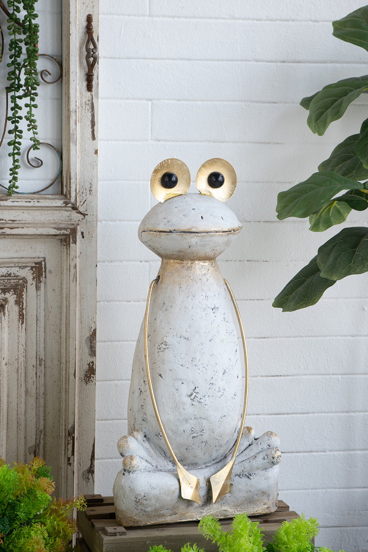 11.4x8.3x24.8" Abstract White Magnesium Frog Figurine with Gold Arms and Eyes