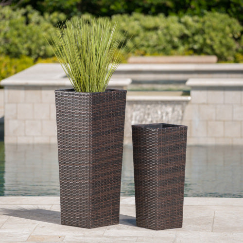 2-Piece Rattan Flower Pot Set-Brown Polyethylene Wicker with Metal Frame, Indoor/Outdoor Planters