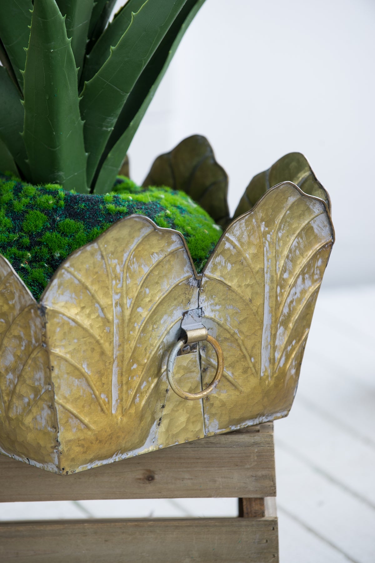 Set of 3 Metal Planter Distressed, L:22x16.7x8.3" M:21x16.5x7.3" S:18x13.5x7"