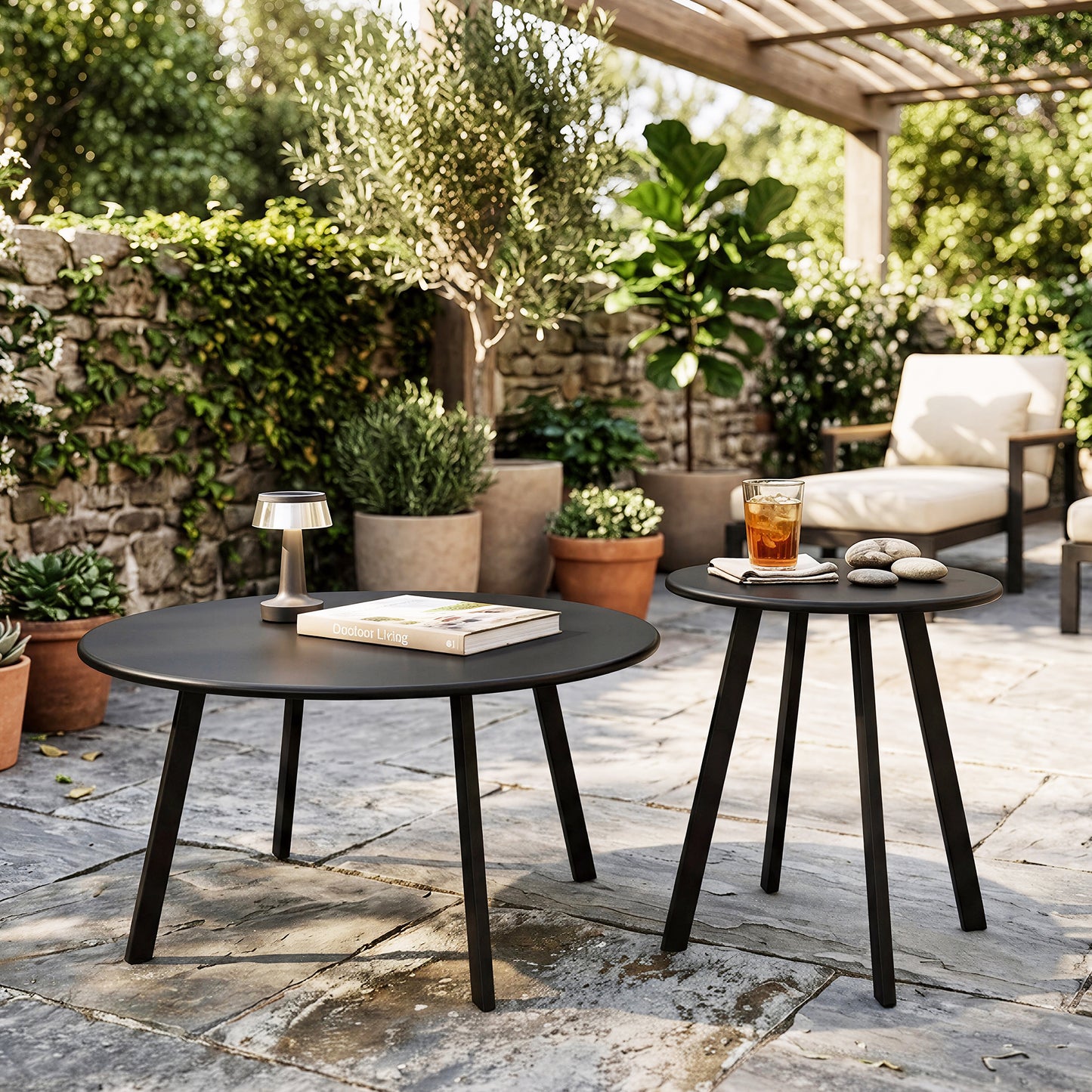 2-Piece Round Nesting Coffee Table Set, Modern Black Metal Side & End Tables, Space-Saving Accent Table Set for Living Room, Bedroom, Balcony, Patio, Indoor & Outdoor Use