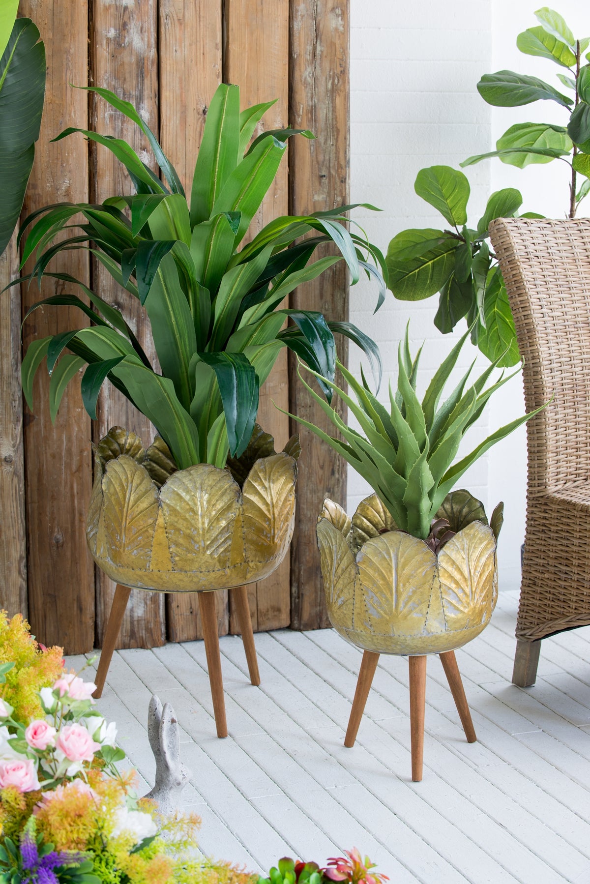 Set of 2 Metal Planter With Wood Legs Stand, L:D18.5x23.5" S:D15.7x20"