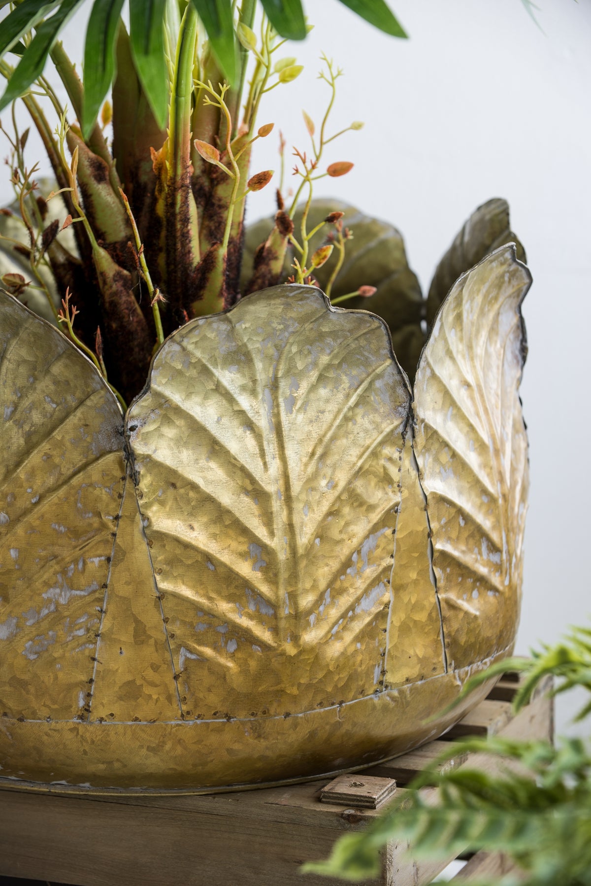 Set of 3 Metal Planter Distressed, L:17.7x17.7x11" M:15x15x10.2" S:11.5x11.5x10"