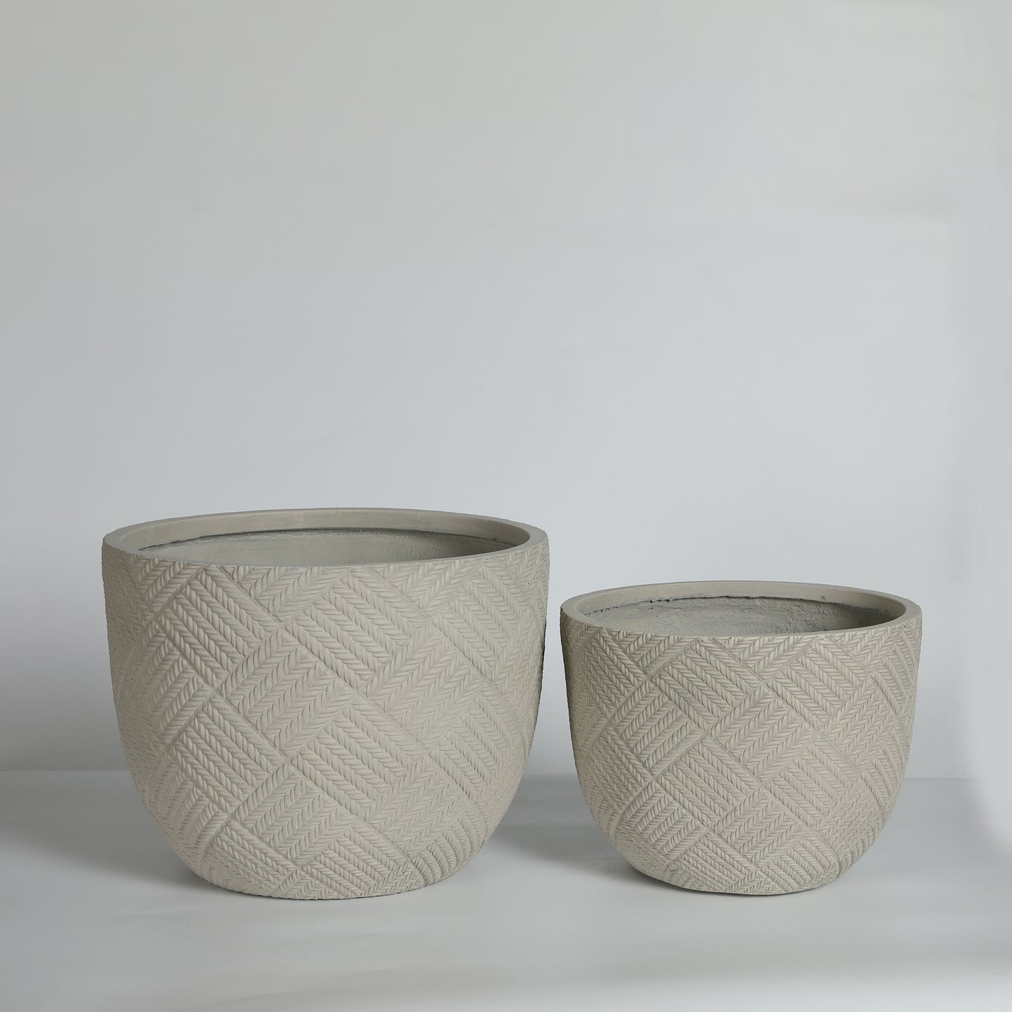 Round Concrete Planter Set of 2, Large Outdoor Indoor Handmade Rustic Decorative Planter Pots with Drainage Holes for Home Garden Patio, 15" x 11" & 18" x 14"  (grey)
