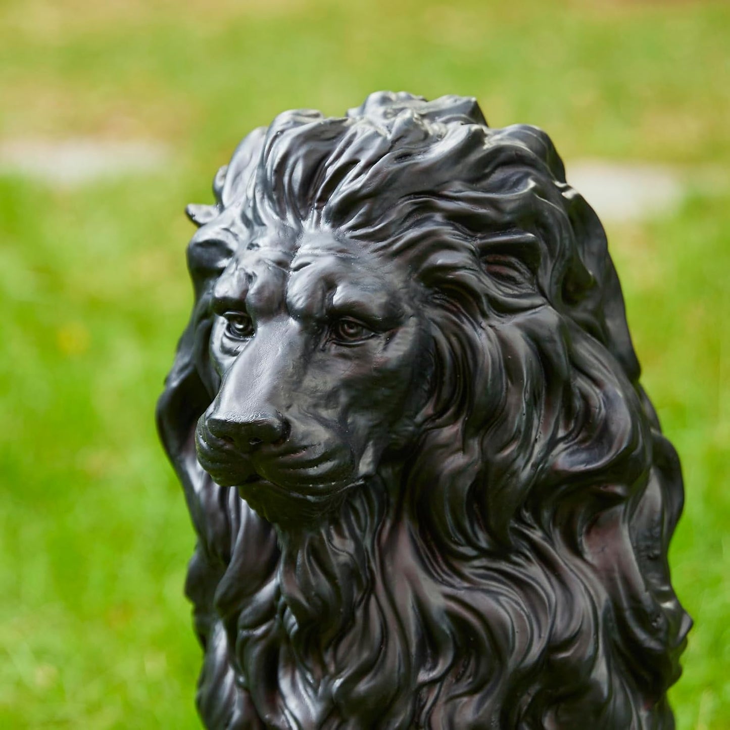 20.5" Lion Statue, Resin Outdoor Guardian Sculpture, Simulated Animal Decor for Villa, Garden, Park & Resort, Patriotic Independence Day Decoration for Home & Courtyard