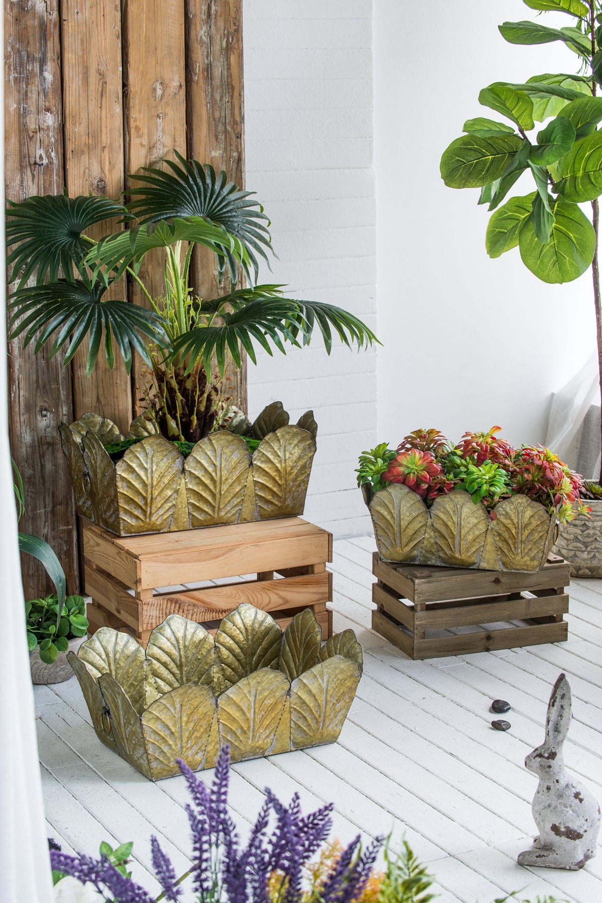 Set of 3 Metal Planter Distressed, L:22x16.7x8.3" M:21x16.5x7.3" S:18x13.5x7"