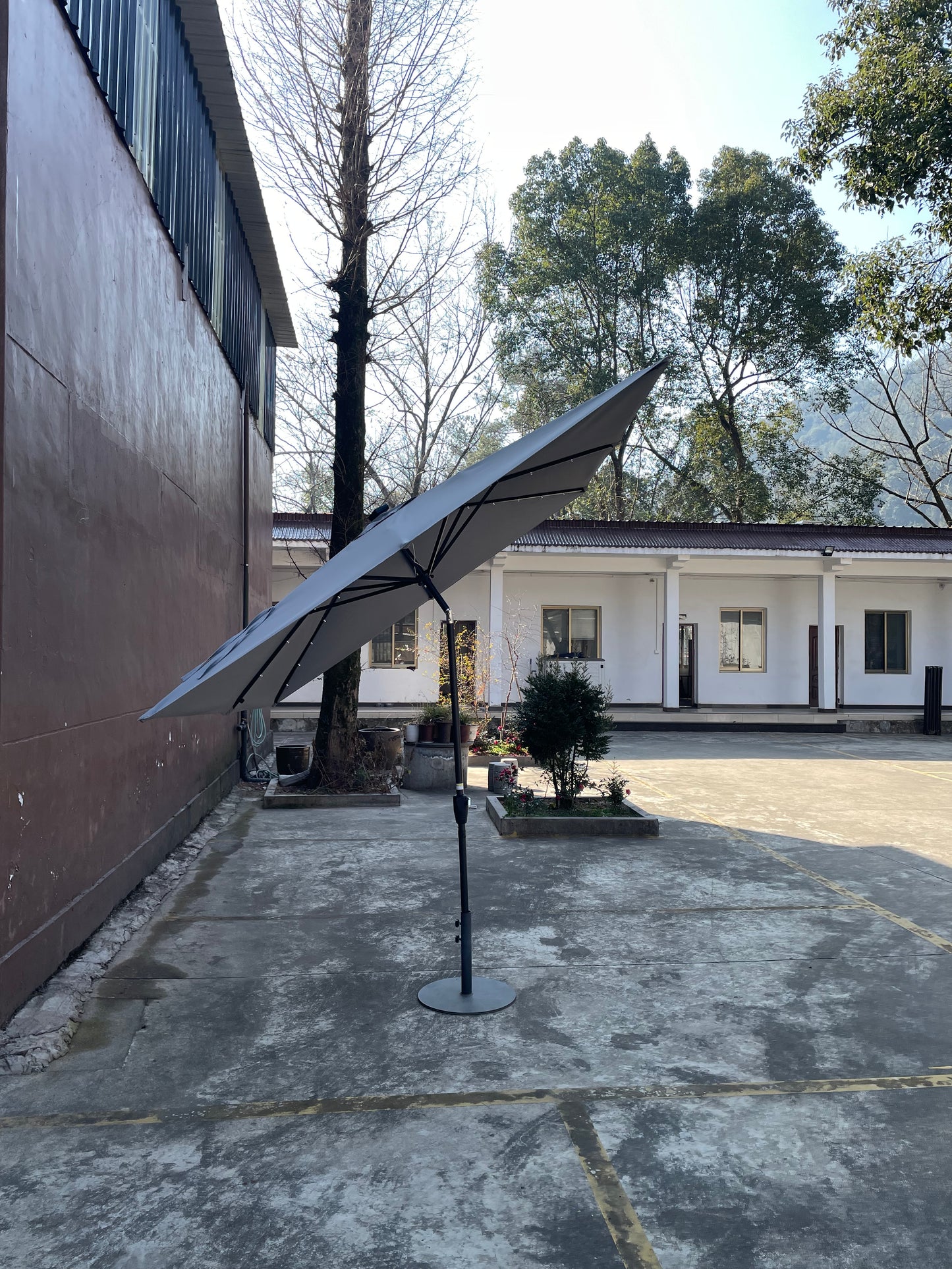 Square 2.5X2.5M Outdoor Patio Umbrella Solar Powered LED Lighted Sun Shade Market Waterproof 8 Ribs Umbrella with Crank and Cross Base for Garden Deck Backyard Pool Shade Outside Deck Swimming Pool