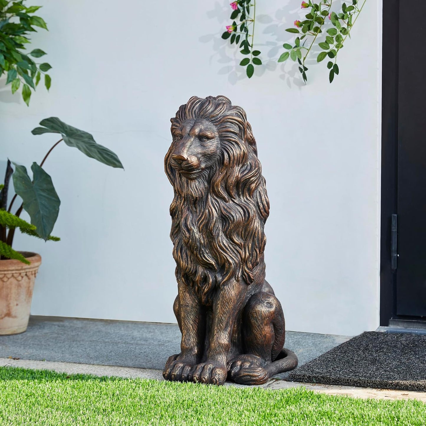 20.5" Lion Statue, Resin Outdoor Guardian Sculpture, Simulated Animal Decor for Villa, Garden, Park & Resort, Patriotic Independence Day Decoration for Home & Courtyard
