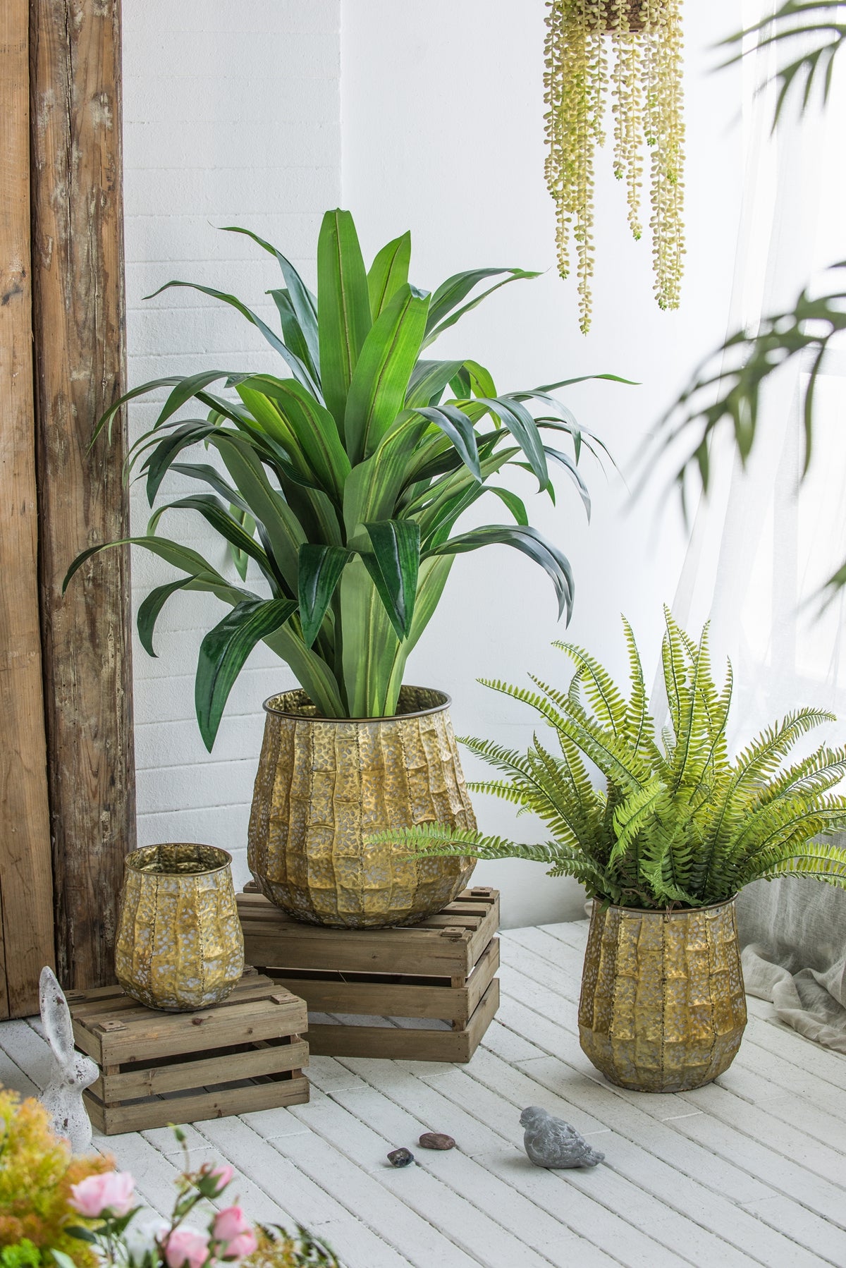 Set of 3 Metal Planter Distressed, L:12x12x14" M:9x9x11.5" S:6.3x6.3x8.7"