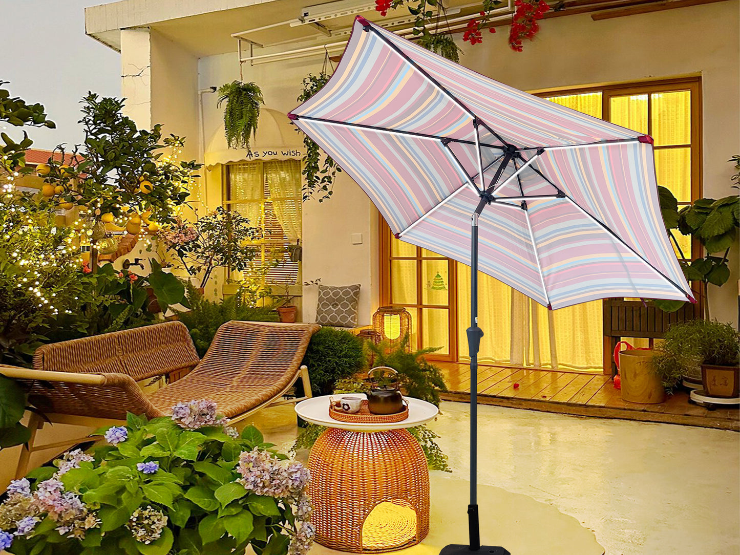 9FT UMBRELLA WITH LIGHT Red and Stripes