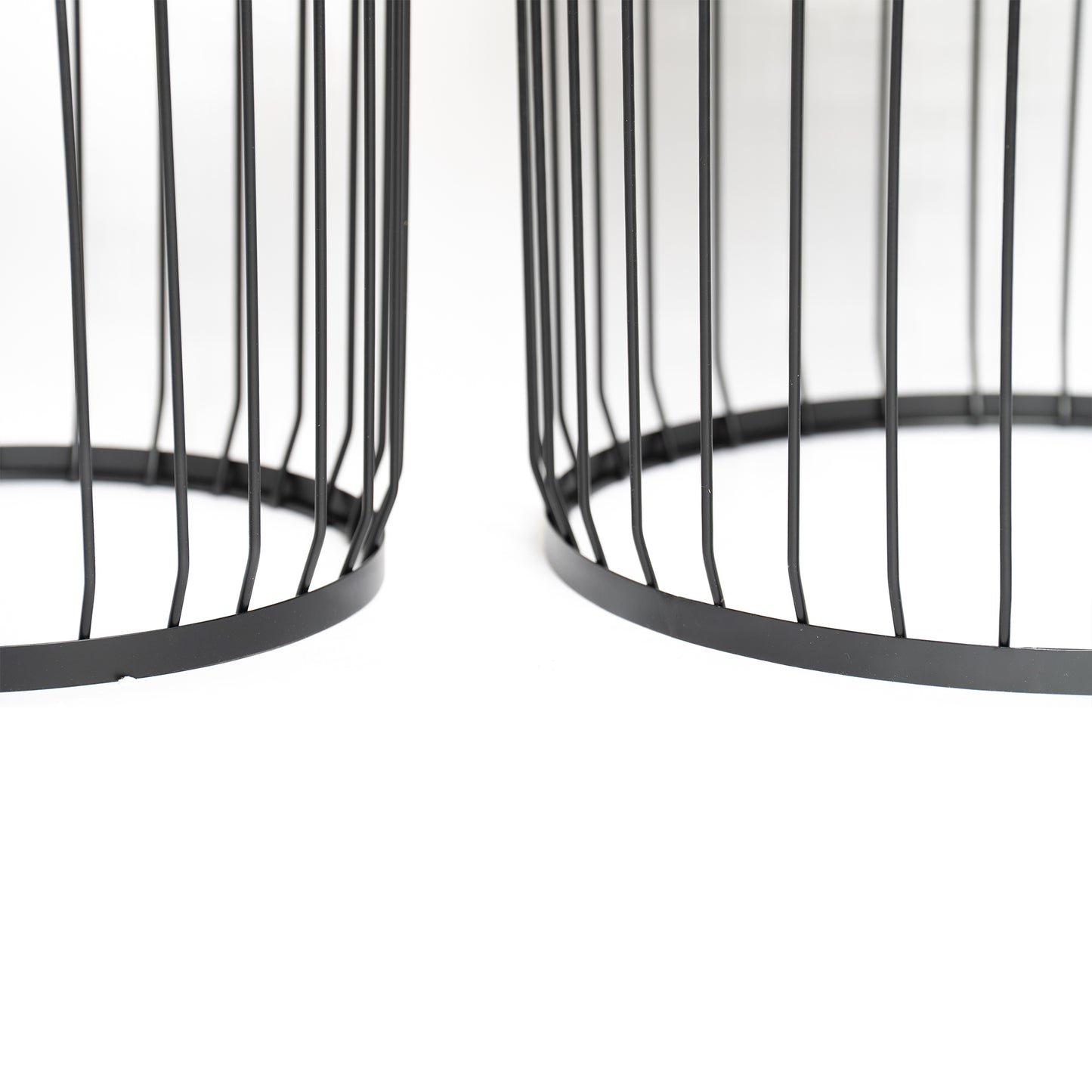 2-Pack Solar Powered Nesting Side Table Set, Modern Round End Tables with Solar LED Lights, Metal Wire Cage Accent Tables, Indoor/Outdoor Patio Nightstand for Living Room, Balcony, Garden, Matte Black