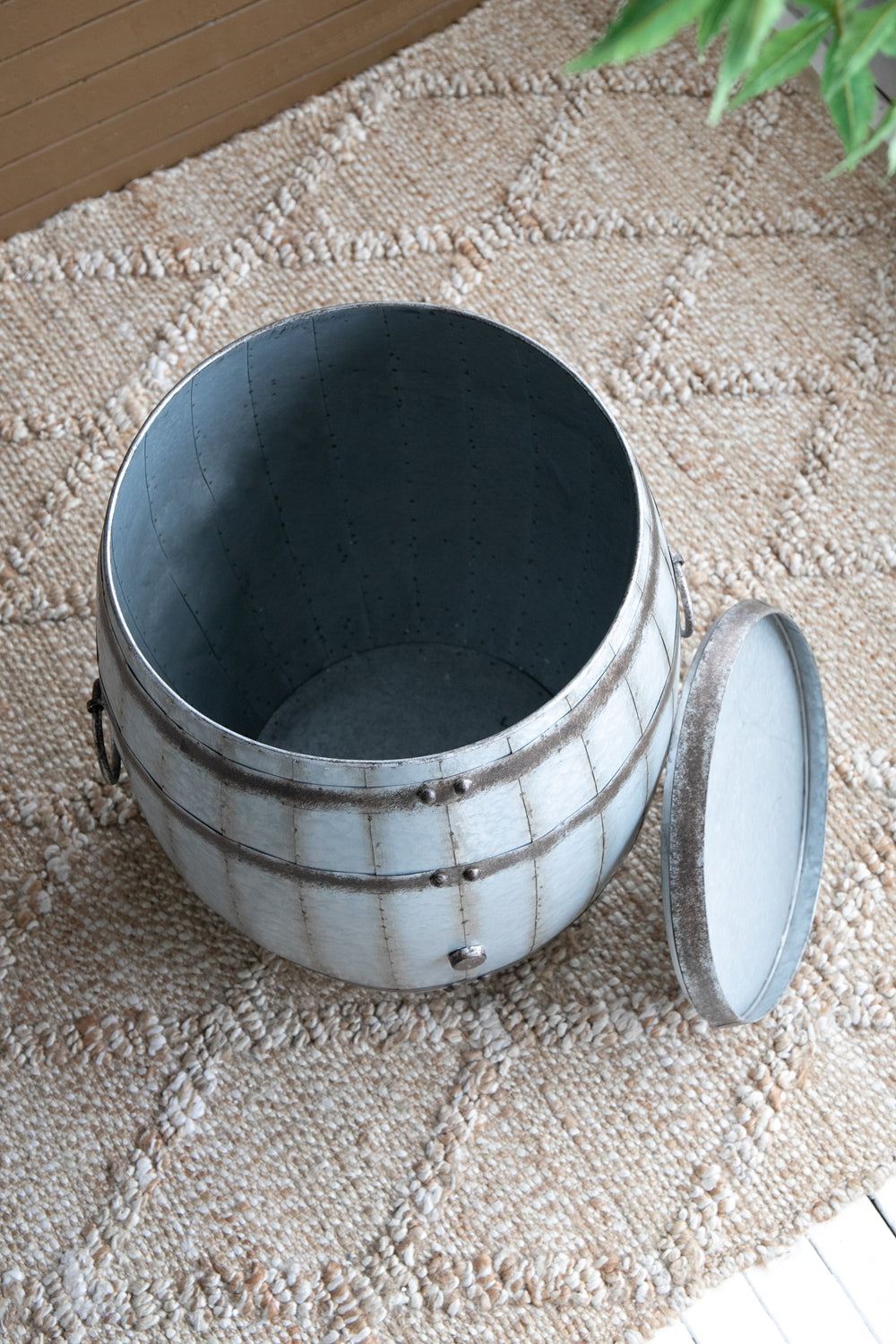 22.5x22.5x26" Drum Side Table